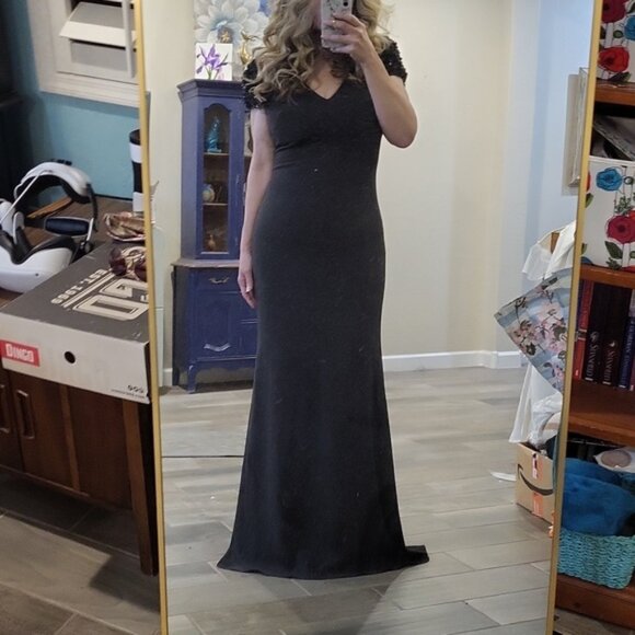 Bagley Mishka Embellished Sequin Beaded Cap Sleeve Gown V Neck V Back Size 8 - Picture 3 of 13